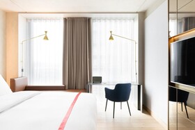 Ruby Emma Hotel & Bar