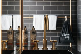Ruby Emma Hotel & Bar