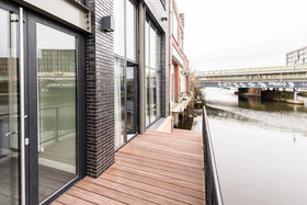 YAYS Amsterdam East by Numa