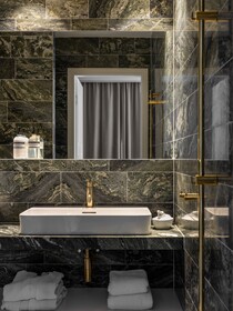Spinoza Suites