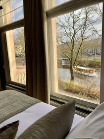 Spinoza Suites