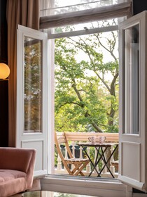Spinoza Suites