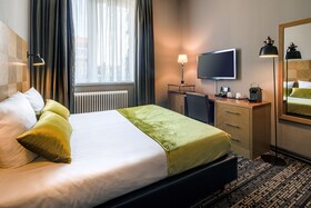 The Alfred Hotel