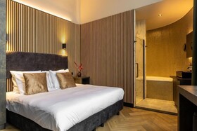 Monument Hotel
