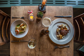 Hotel Cafe Restaurant 't Raedhus