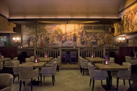 Hotel et le Cafe de Paris