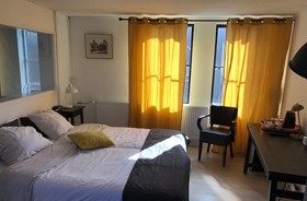 Hotel et le Cafe de Paris