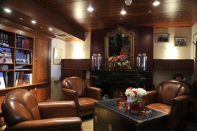 Golden Tulip Central