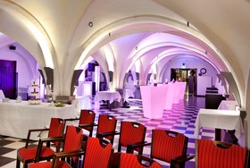 Golden Tulip Central