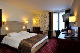Golden Tulip Central