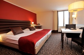 Golden Tulip Central