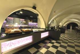 Golden Tulip Central