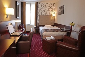 Golden Tulip Central