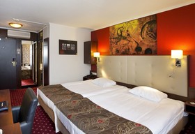 Golden Tulip Central