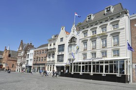 Golden Tulip Central