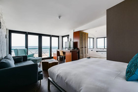 Beachhouse Hotel