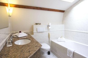 Bridges House Hotel