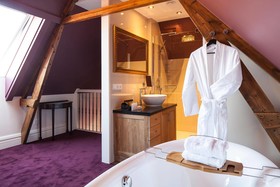 Opus One Boutique Hotel