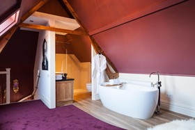 Opus One Boutique Hotel