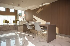 Maurits Apartments & Suites