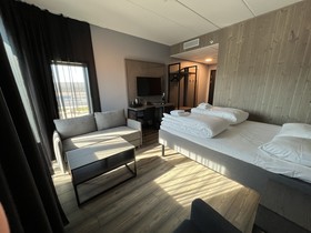 Arctic Sea Hotel