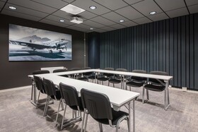 Park Inn by Radisson Oslo Airport Hotel West