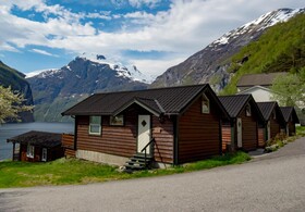 Grande Hytteutleige Og Camping