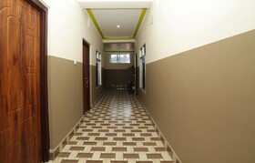 Hotel Fresh Inn And Lodge by OYO Rooms