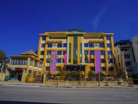 Capital O 338 Yellow Pagoda Hotel