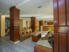 Capital O 338 Yellow Pagoda Hotel