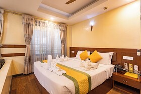 Capital O 338 Yellow Pagoda Hotel