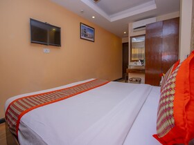Capital O 338 Yellow Pagoda Hotel