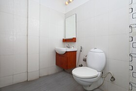 Hotel Om by OYO Rooms