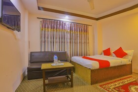 Hotel Shree Guru by OYO Rooms