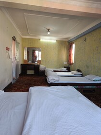 Sara's Backpackers Hostel
