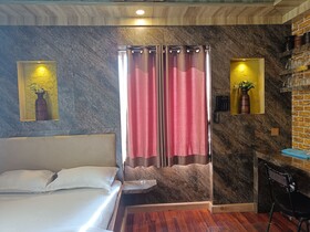 Sara's Backpackers Hostel