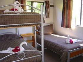 Bowentown Motels & Holiday Park