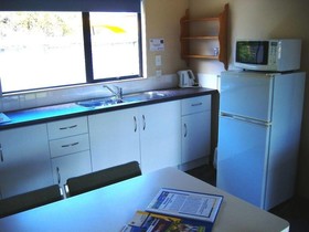 Bowentown Motels & Holiday Park