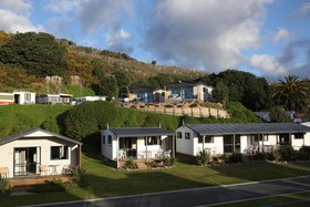 Bowentown Motels & Holiday Park
