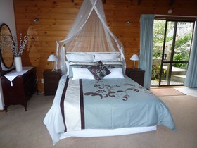 Grafton Cottage and Chalets