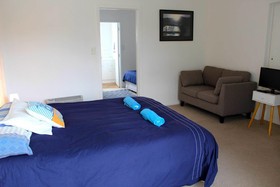 Surf N Stay Whangamata Hostel