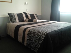 Aotearoa Lodge & Tours