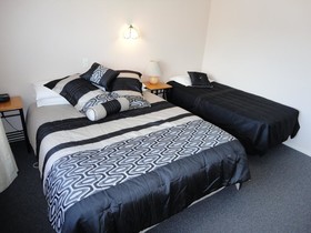 Aotearoa Lodge & Tours
