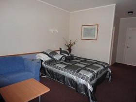 Aotearoa Lodge & Tours