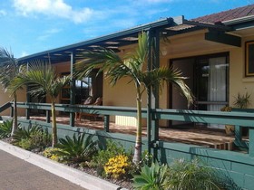 Aotearoa Lodge & Tours