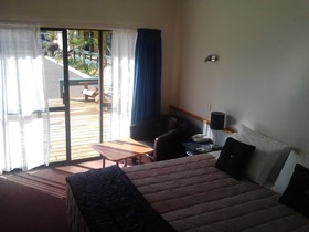 Aotearoa Lodge & Tours