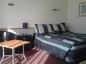 Aotearoa Lodge & Tours