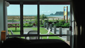 Bailey's At The Beach Motel