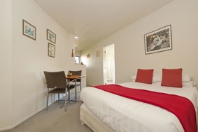 Beachfront Resort - Mercury Bay