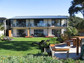 Beachfront Resort - Mercury Bay